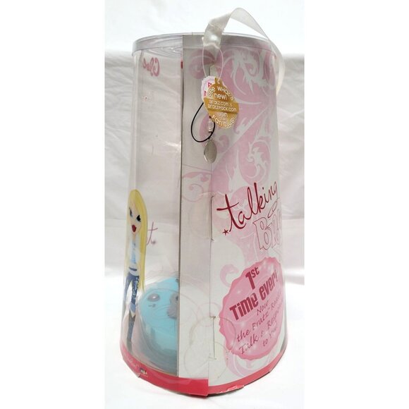 Talking Bratz 9.5" Chloe Doll on Base MGA New in Sealed Box Cell Phone Charm - Picture 2 of 12